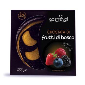 confezione di cartone contenente crostata ia frutti di bosco, con scritta "frutti di bosco" e immagine di fragole, lamponi, more, mirtillo